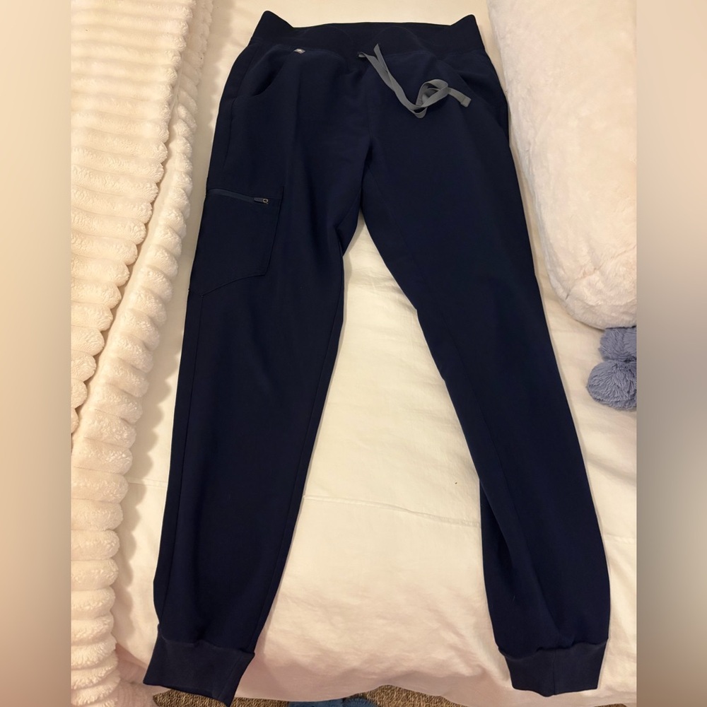 Figs Navy Women’s Zamora Jogger Scrub Pants